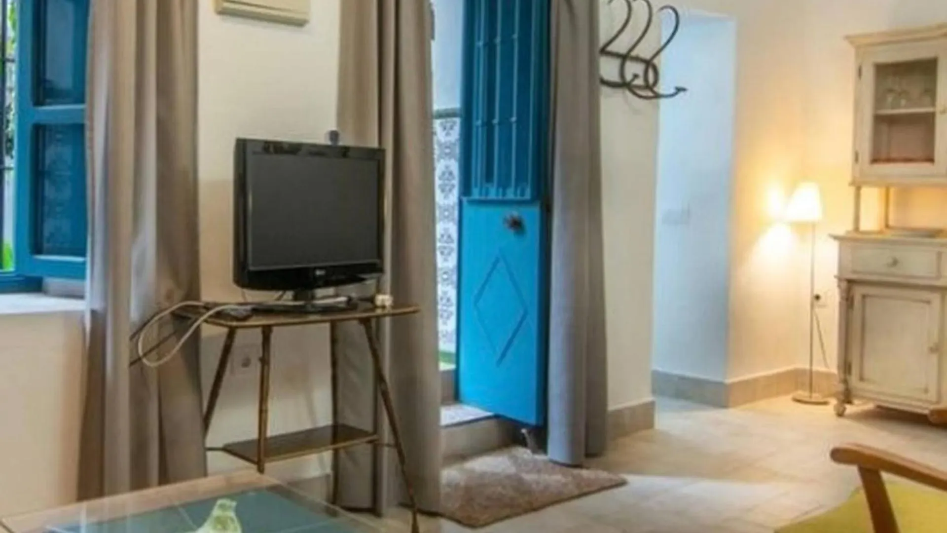 Charming 1900 Andalusian Apartment In Arcos De La Frontera